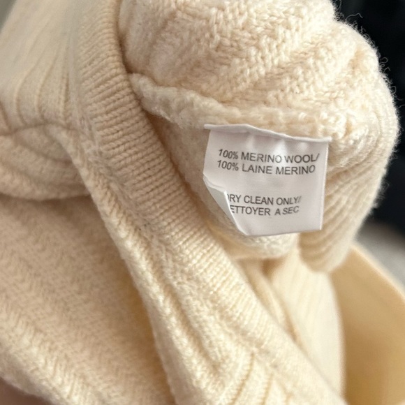 trina turk 100% merino wool cream v neck sweater - Picture 5 of 5